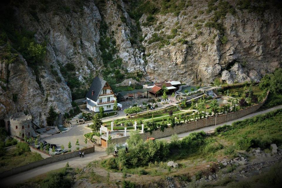 Dibra Park Agrotourism Hotel Peshkopi Екстериор снимка